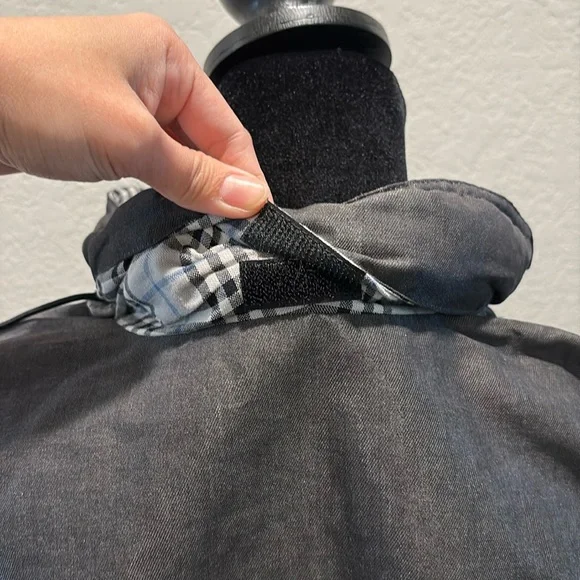 Burberry Small - Medium Coat Gray with Hoodie - Picture 7 of 12